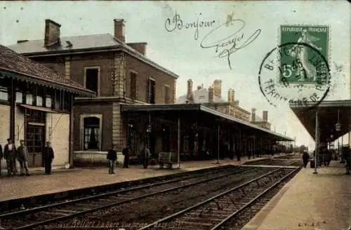 Ak Belfort Beffert Beffort Territoire de Belfort, Bahnhof mit Gleisen, Menschen,  Gebäude, franzö