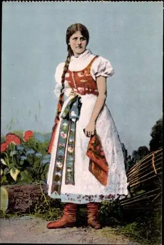 Ak Ungarisches Mädchen im Festgewande