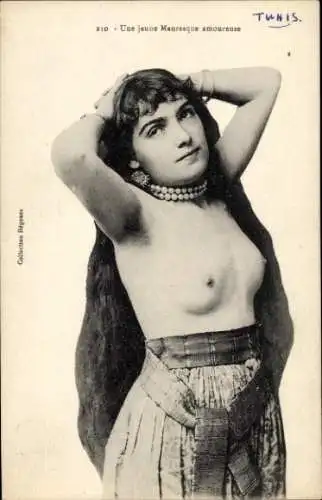 CPA Tunis Tunisie, Une jeune Mauresque amoureuse