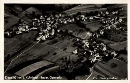 Ak Kulmbach in Oberfranken, Luftaufnahme von Ziegelhütten, Landschaft, Häuser, Felder