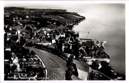 Ak Meersburg am Bodensee, Luftaufnahme von  Stadtansicht, Bodensee