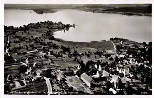 Ak Mittelzell Insel Reichenau im Bodensee, Luftaufnahme der Insel Reichenau, Bodensee, der Münste