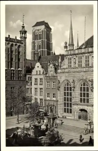 Ak Gdańsk Danzig, Langer Markt mit Kirche St. Marien, Artushof mit Rathaus