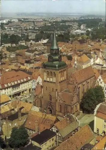 Ak Güstrow in Mecklenburg, Luftaufnahme, Pfarrkirche St. Marien