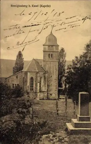 Ak Kusel in der Pfalz, Kapelle Remigiusberg, Baumlandschaft, historische Architektur