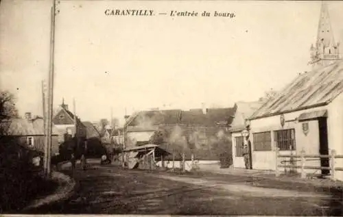 Ak Carantilly Manche, Einblick auf eine Straße, Gebäude und Landschaft um 1900