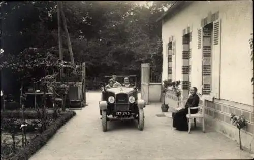 Foto Ak Auto, Wohnhaus, Kennzeichen 137-243
