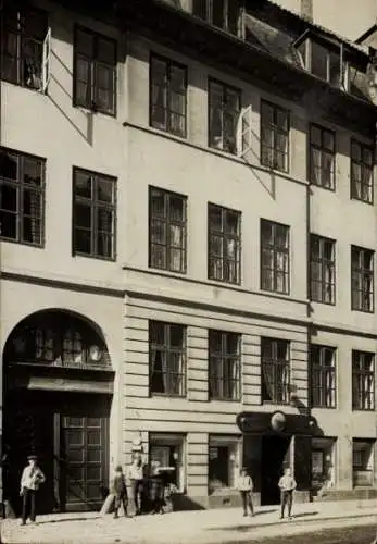 Foto Ak Kopenhagen, Wohnhaus, Geschäft, Anwohner