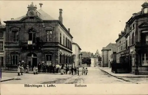 Ak Morhange Mörchingen Lothringen Moselle, Rathaus, Straßenansicht