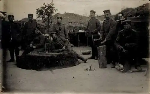 Foto Ak Deutsche Soldaten in Uniform, Gruppenbild