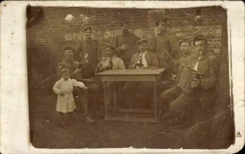 Foto Ak Deutsche Soldaten in Uniform, Gruppenbild