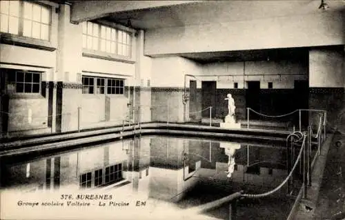 Ak Suresnes Hauts de Seine, Schulgebäude Voltaire, Schwimmbad