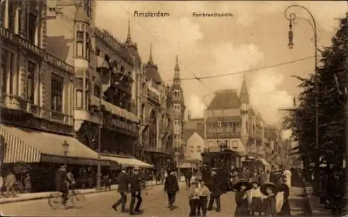 Ak Amsterdam Nordholland Niederlande,  Rembrandtsplein, Straßenszene, Menschenmenge, historisc...