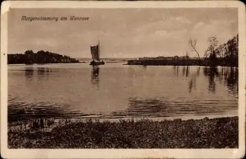 Ak Berlin Zehlendorf Wannsee, Morgenstimmung, Segelboot auf Wasser, ruhige Landschaft