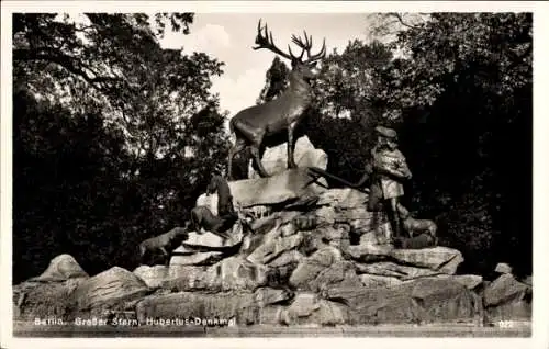 Ak Berlin Tiergarten, Hubertus-Denkmal, Großer Stern, Statue mit Hirsch, Jäger