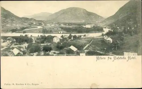Ak Voss Norwegen, Panoramaansicht, Hafstads Hotel, Fluss, Berge, ländliche Umgebung