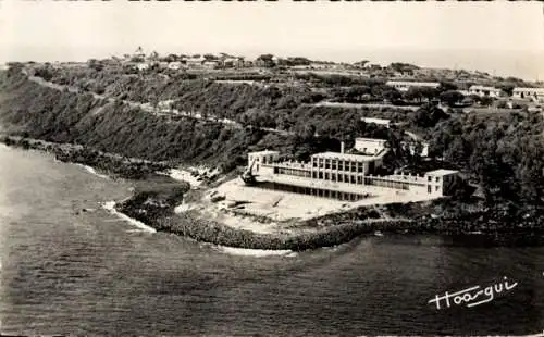 Ak Dakar Senegal, Küstenansicht, Le Lido, Gebäude am Meer, Hügel im Hintergrund
