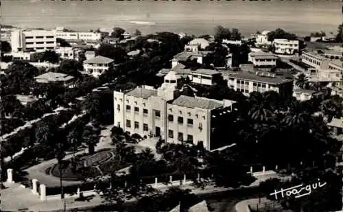 Ak Dakar Senegal, Luftaufnahme von Dakar, Institut Français d'Afrique Noire, Bäume und Gebäude