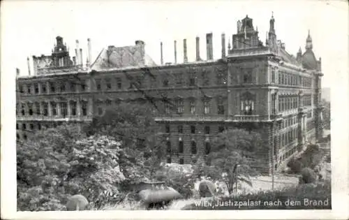 Ak Wien 1 Innere Stadt, Justizpalast, nach dem Brand, s Gebäude, Schwarz-Weiß-Foto