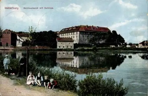 Ak Tschernjachowsk Insterburg Ostpreußen, Schlossteich, Schloss, Kinder