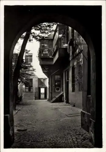 Ak Berlin Mitte, Hof in der Jüdenstraße