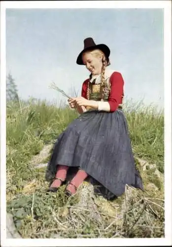Ak Kärnten Österreich, Kärntner Tracht, Lesachtal, Mädchen-Porträt