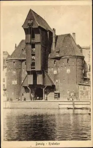 Ak Gdańsk Danzig, Wasserpartie, Blick auf das Krantor