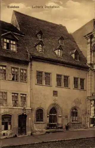 Ak Lutherstadt Eisleben, Luthers Sterbehaus, historische Architektur, Bruchsteinhäuser, Fenste...