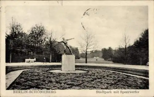 Ak Berlin Schöneberg, Stadtpark, Plastik Speerwerfer