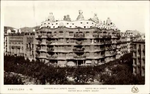 Ak Barcelona Katalonien Spanien, Edificio Mila (Gaudí), beeindruckende Architektur, historisch...