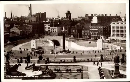 Ak Liverpool Merseyside England, Eingang des Mersey Tunnels, Stadtszene, Menschen, Park
