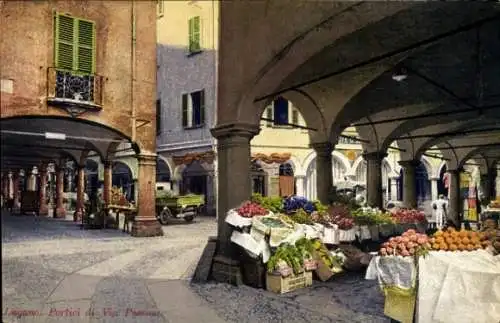 Ak Lugano Kanton Tessin Schweiz, Marktstände, frische Früchte, historische Architektur, Arkade...