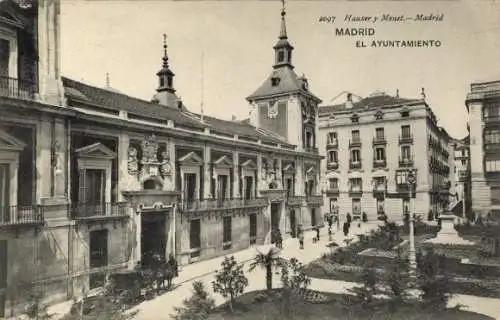 Ak Madrid Spanien, Stadtansicht, historisches Gebäude, Garten, Pferdewagen, Architektur