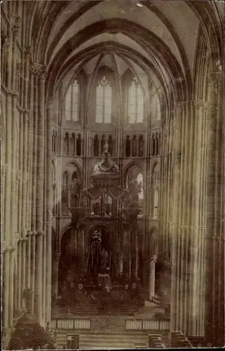 Ak Reims Marne, Innenansicht der Kathedrale  gotische Architektur, hohe Säulen