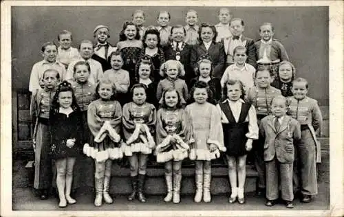 Ak Schaefer's Märchenstadt Lilliput, Liliputaner