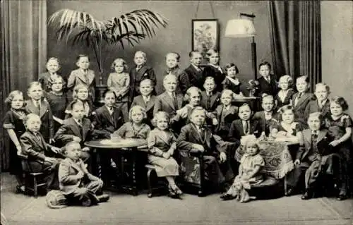 Ak Schaefer's Märchenstadt Liliput, Liliputaner