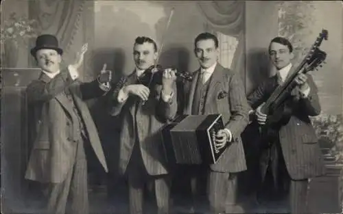 Foto Ak Musizierende Männer, Quartett