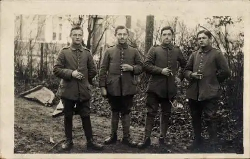 Foto Ak Deutsche Soldaten in Uniform, I WK, Gruppenbild