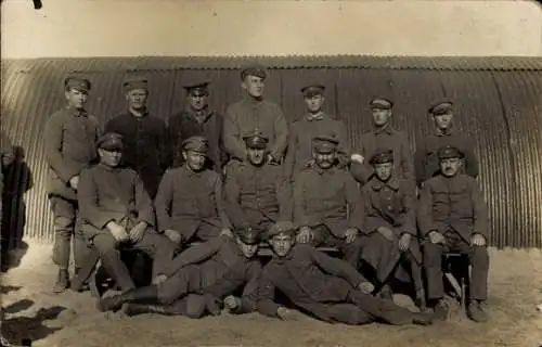 Foto Ak Deutsche Soldaten in Uniform, I WK, Gruppenbild