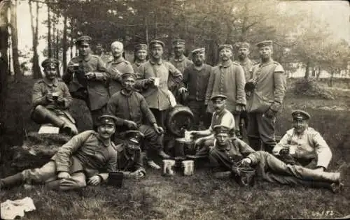 Foto Ak Deutsche Soldaten in Uniform, I WK, Gruppenbild