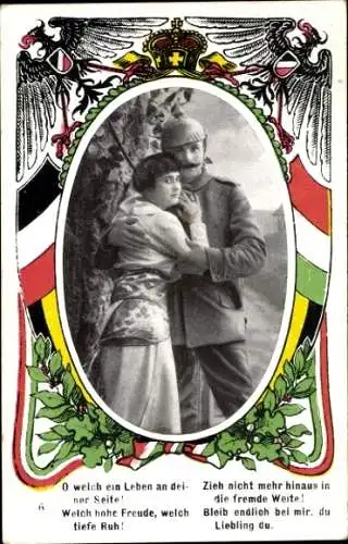 Passepartout Ak Soldat und Frau umarmen sich, Fahnen, Wappen