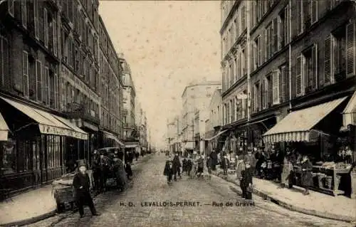 Ak Levallois Perret Hauts de Seine, Rue de Gravel, Passanten