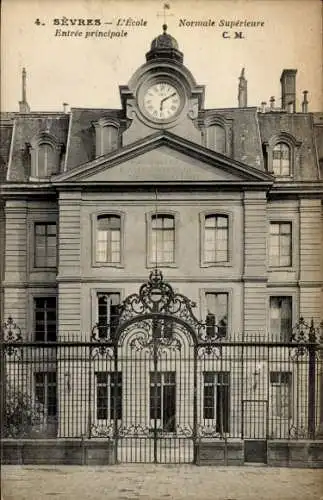 Ak Sèvres Hauts-de-Seine, L'Ecole Entrée principale