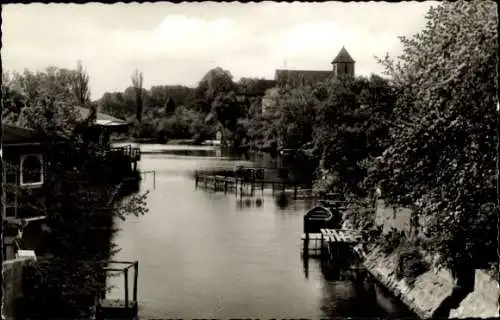 Ak Preetz in Holstein, Blick auf den Kirchsee, ruhiges Wasser, Bäume, Gebäude, schwarz-weiß