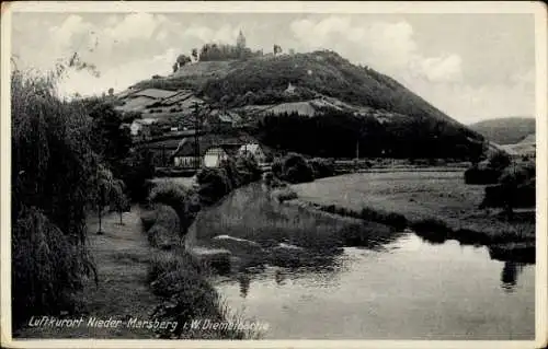 Ak Marsberg im Hochsauerlandkreis, Diemelpartie mit Blick zum Ort, Kirche, Berg