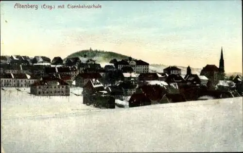 Ak Altenberg im Erzgebirge, Gesamtansicht mit Eisenbahnschule, Winter