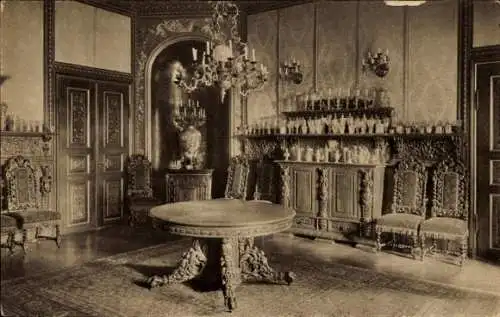 Ak Cottbus in der Niederlausitz, Historisches Speisezimmer, Ornamente, Kunstvolle Möbel, Kande...