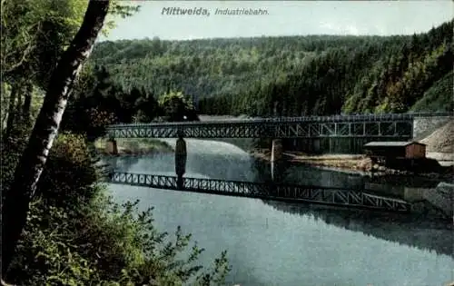 Ak Mittweida in Sachsen, Brücke über den Fluss, Waldlandschaft, Postkarte, Industriebahn