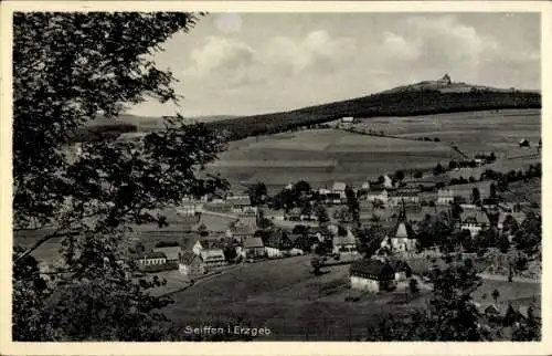 Ak Seiffen im Erzgebirge, Landschaftsaufnahme mit Häusern, Bäumen, Kirche, Hügel, Wolken