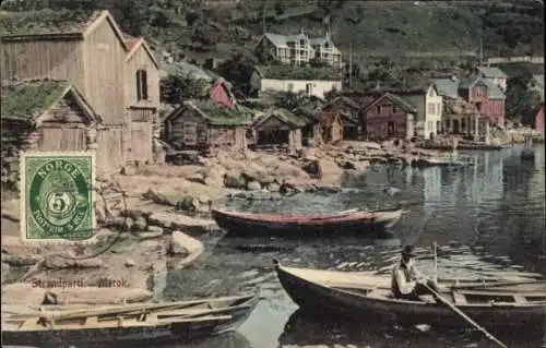 Ak Merok Geiranger Norwegen, Holzhütten am Strand
